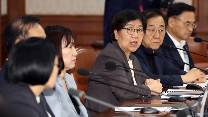 정은경 보건복지부 장관이 28일 서울 종로구 세종대로 정부서울청사에서 열린 국무회의에서 발언하고 있다. 2026.7.28 (ⓒ뉴스1, 무단 전재-재배포 금지)