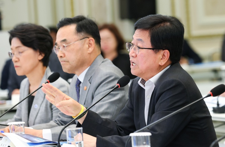 최교진 교육부 장관이 5일 청와대 영빈관에서 열린 교육부, 국가교육위원회, 문화체육관광부, 국가유산청 2차 업무보고에서 발언하고 있다. 2026.8.5. (ⓒ뉴스1, 무단 전재-재배포 금지)