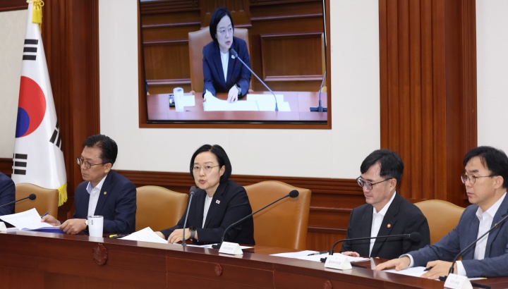 한성숙 국무총리가 6일 오전 서울 종로구 세종대로 정부서울청사에서 열린 국가정책조정회의에서 모두 발언을 하고 있다. 2026.8.6. (ⓒ뉴스1, 무단 전재-재배포 금지)