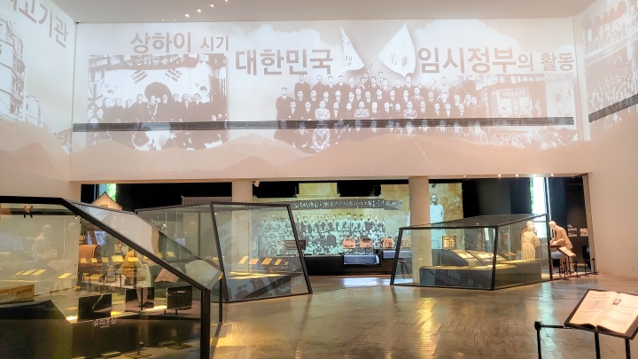 상하이 시기 대한민국 임시정부의 활동 모습을 조형물과 함께 전시했다. 역사의 흐름을 생생하게 공부하기 좋다. (본인촬영)