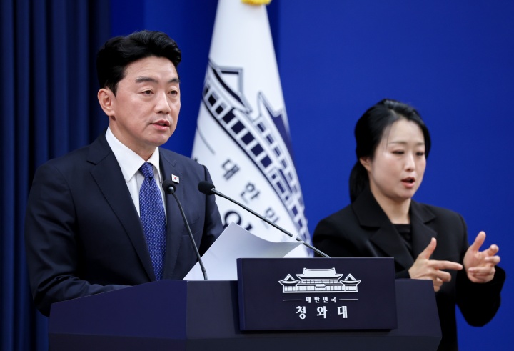 강훈식 비서실장이 10일 청와대 춘추관에서 메가프로젝트 민관합동 점검회의 결과 관련 브리핑을 하고 있다.  2026.8.10 (ⓒ뉴스1, 청와대통신사진기자단, 무단 전재-재배포 금지)