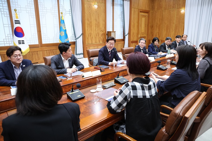 이재명 대통령이 14일 청와대에서 열린 청년정책 대전환을 위한 청년정책 전문가 간담회에서 발언하고 있다. (청와대통신사진기자단) 2026.8.14(ⓒ뉴스1, 무단 전재-재배포 금지)