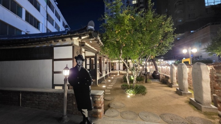 대구시 반월당에는 이상화고택과 서상돈고택이 있다.