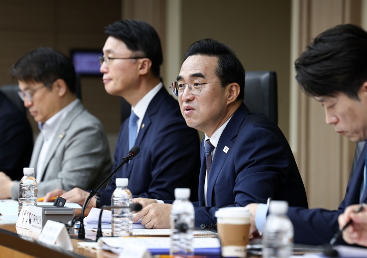 박홍근 기획예산처 장관이 27일 오전 서울 중구 예금보험공사에서 열린 제2차 재정운용전략협의회에서 모두발언을 하고 있다. 2026.8.27 (ⓒ뉴스1, 무단 전재-재배포 금지)