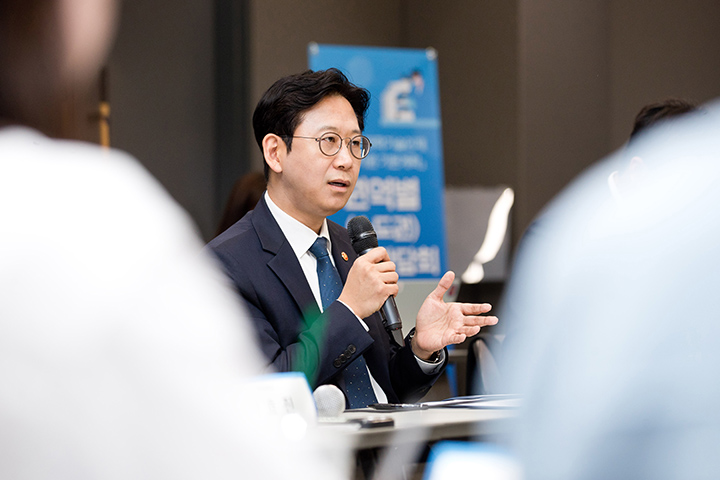 배경훈 부총리 겸 과학기술정보통신부 장관이 지난 5월 13일 연세대학교에서 열린 제5차 과학기술인재 육성·지원 기본계획 권역별(수도권) 간담회에서 발언을 하고 있다.(ⓒ뉴스1, 무단 전재-재배포 금지)