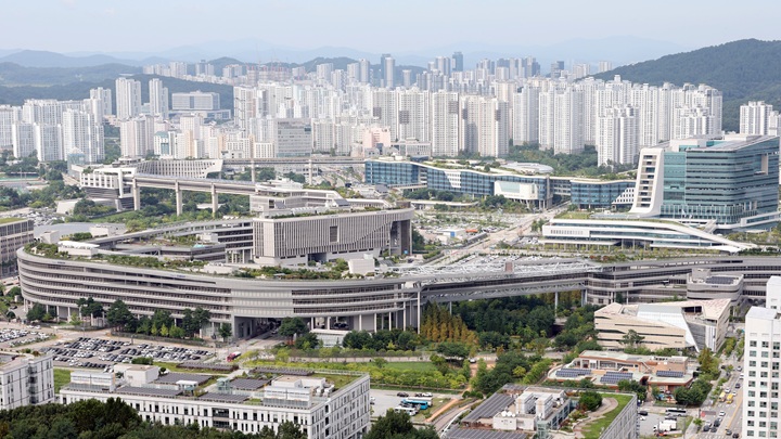 3일 정부가 발표한 2차 공공기관 지방 이전 계획에 따르면 내년 상반기부터 법무부와 성평등부 등 중앙부처와 수도권 공공기관들이 세종특별자치시로 옮겨간다. 사진은 이날 촬영한 세종특별자치시 정부세종청사 일대 모습. 2026.9.3(사진=저작권자(c) 연합뉴스, 무단 전재-재배포 금지)