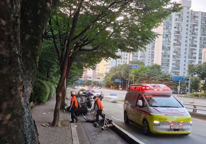 새 정책이 적용되는 대상은 일반구급차와 특수구급차다. 소방서에서 운영하는 119 구급차는 이송 거리 및 환자 수와 무관하게 무료로 운영된다. (본인촬영)