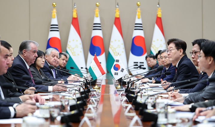 에모말리 라흐몬 타지키스탄 대통령이 16일 청와대에서 열린 이재명 대통령과의 정상회담에서 발언하고 있다. 2026.9.16(사진=저작권자(c) 연합뉴스, 무단 전재-재배포 금지)