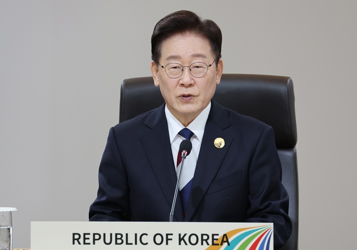 이재명 대통령이 16일 서울의 한 호텔에서 열린 2026년 제1차 한·중앙아시아 정상회의에서 개회사를 하고 있다. 2026.9.16(사진=저작권자(c) 연합뉴스, 무단 전재-재배포 금지)