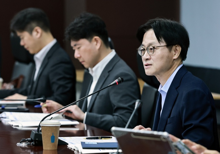 김정관 산업통상부 장관이 23일 오전 서울 종로구 한국무역보험공사에서 열린 제6차 자원안보협의회를 주재하고 있다. 2026.9.23 (ⓒ뉴스1, 산업통상부 제공, 무단 전재-재배포 금지)