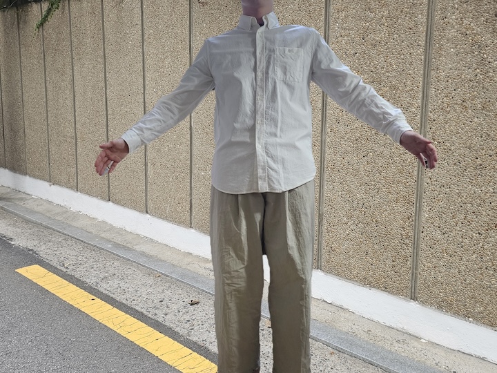 밝은 색 긴 팔, 긴바지 (출처 : 본인촬영)