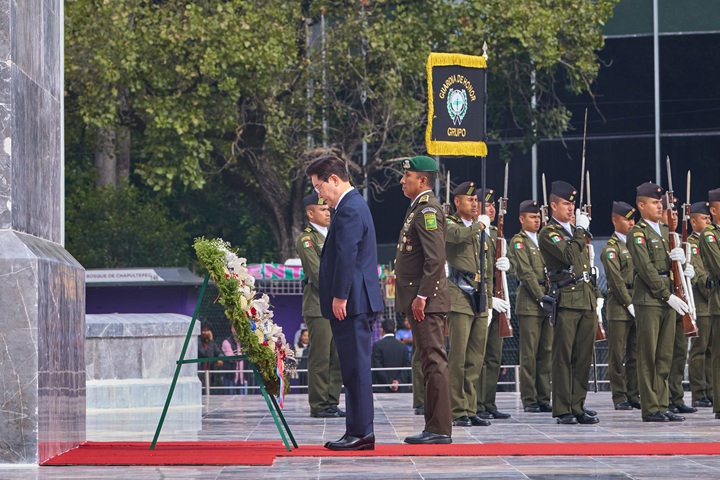 이재명 대통령이 24일(현지시간) 멕시코 차폴테펙 공원에서 애국영웅탑에 헌화를 하고 있다. (공동취재) 2026.9.25(ⓒ뉴스1, 무단 전재-재배포 금지)