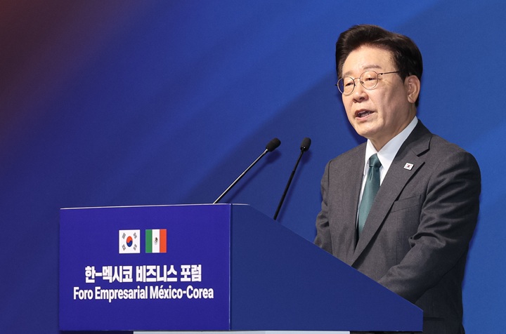 이 대통령 "한·멕 무역협정 논의 조속히 재개…기업 도전 뒷받침"