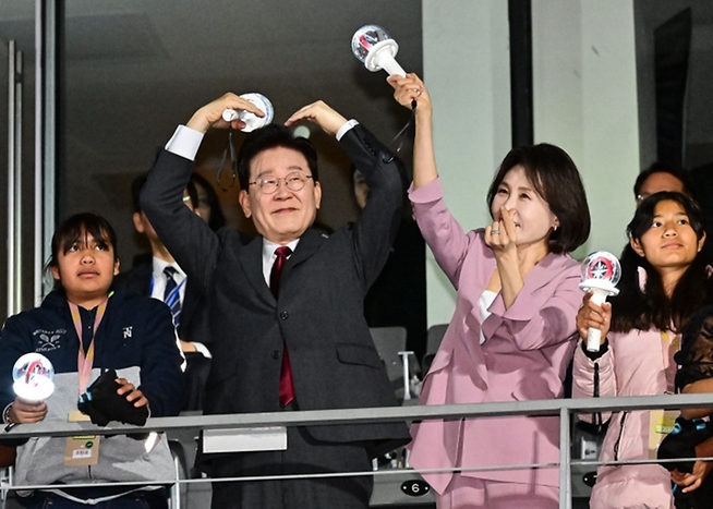 이 대통령, 멕시코시티서 K-팝 팬들과 소통…"K-팝 사랑 감사"