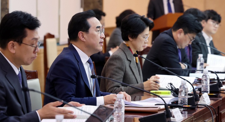 박홍근 기획예산처 장관이 26일 서울 종로구 정부서울청사에서 제3차 재정운용전략협의회 회의를 주재하고 있다. 이날 회의에서는 지출효율화 TF 운영성과 및 향후 운영방안, 국민참여예산제도 활성화 방안 등에 대해 논의 했다. 2026.10.26 (ⓒ뉴스1, 무단 전재-재배포 금지)