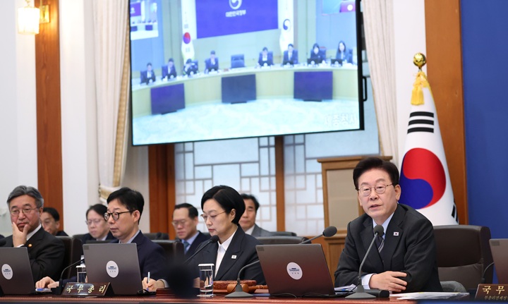 이 대통령 "지속가능한 성장 중요…내수 활성화에 정부 역량 모아야"