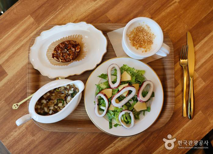 제철 지역농산물을 맛보는 음식 - 한국관광공사