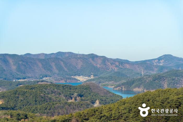 갱스커피에서 본 보령호의 풍경 - 한국관광공사
