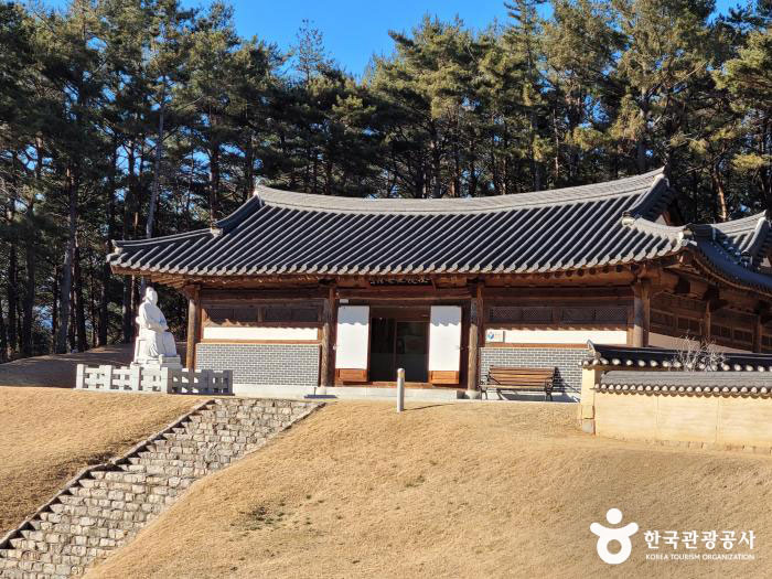 괴시리전통마을에 자리한 목은이색기념관 - ⓒ한국관광공사