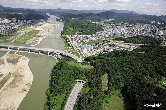 공산성과 금강의 멋진 풍경 공주 시티뷰 - © 문화재청