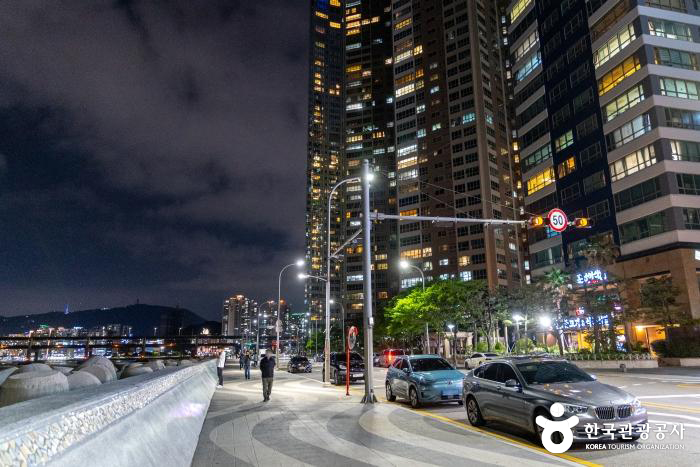 마린시티 해안산책로 입구 - ⓒ 한국관광공사