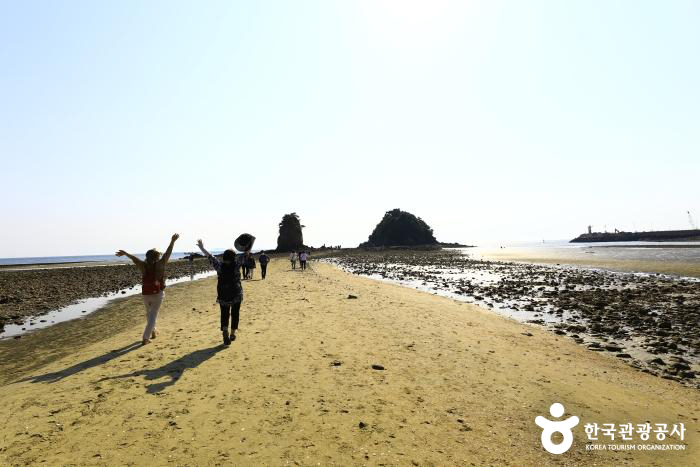 할미할아비바위길1 - ⓒ 한국관광공사