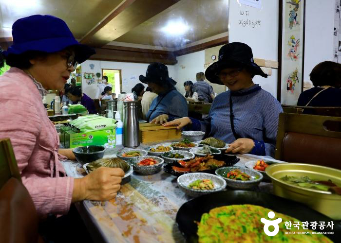 산장가든 연잎밥상 - ⓒ 한국관광공사