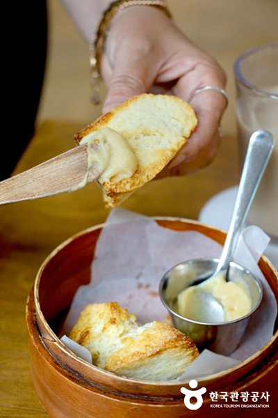 사과 버터와 스콘은 찰떡궁합 - ⓒ 한국관광공사