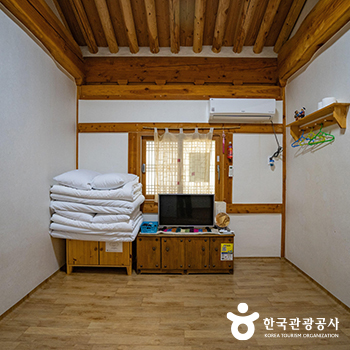 깨끗하게 관리되고 있는 객실 내부 - 한국관광공사