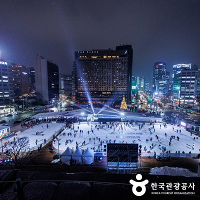 저녁에 스케이트 타는 사람들 ⓒ 한국관광공사