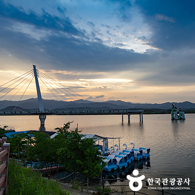 노을을 지는 스카이워크 ⓒ 한국관광공사